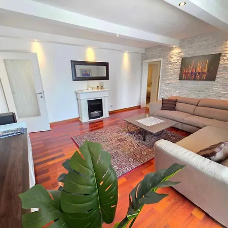 In 40299 Apartman *