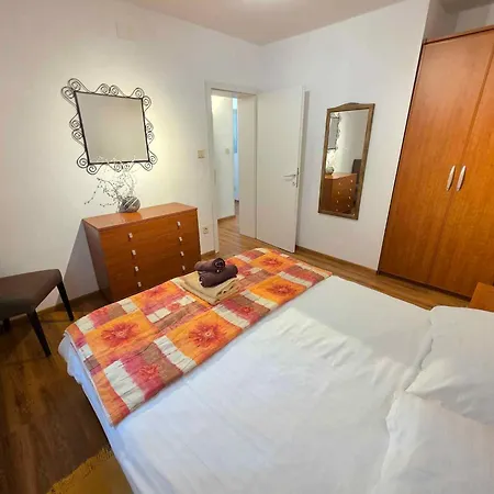 In 40299 Apartman *