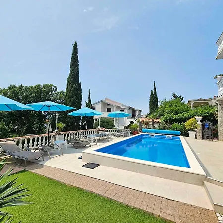 Apartman In 40299 Novi Vinodolski