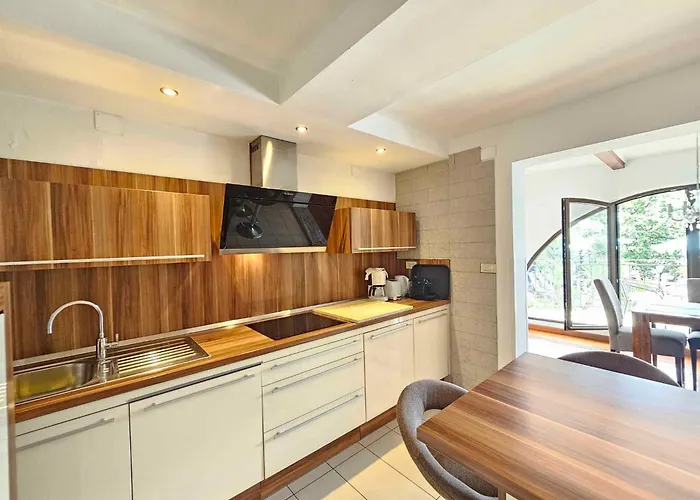 In 40299 Novi Vinodolski