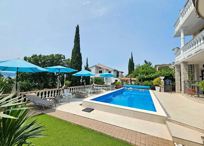 Apartamento In 40299 Novi Vinodolski