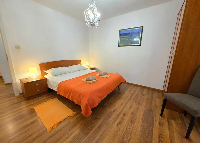 Apartamento In 40299 Novi Vinodolski